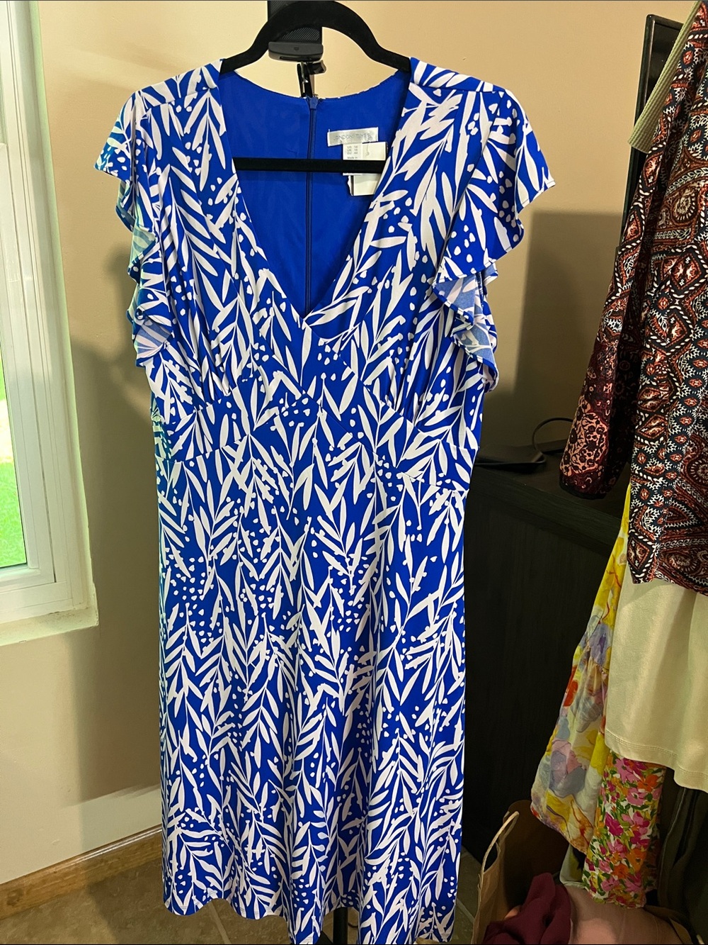 London Times Royal Blue & White V‑Neck Midi Dress with Flutter Sleeves